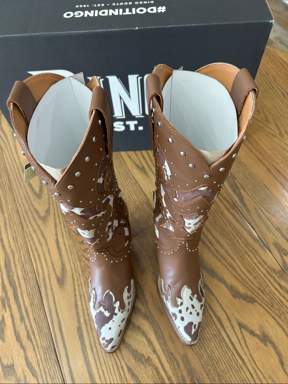 dingo Untamed Leather Wester Boots with heel, Brown Cow Print, size 7.5, NIB - Picture 7 of 13